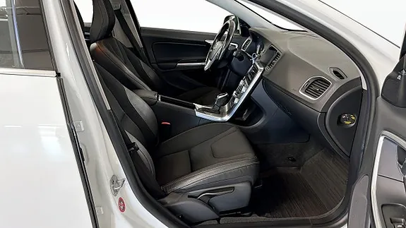 Volvo V60 2015 photo 3