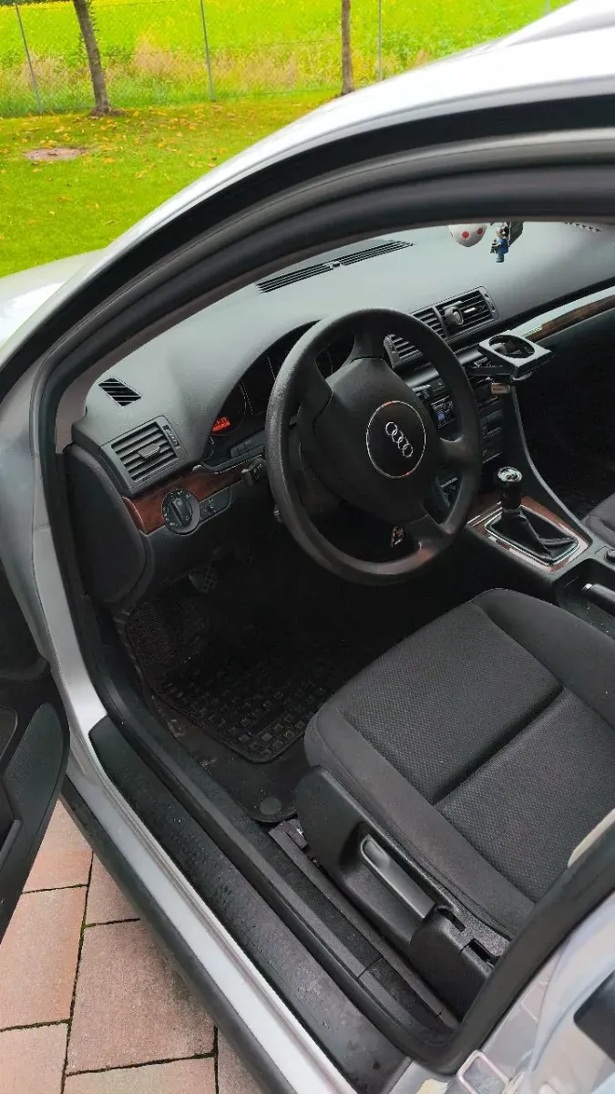 Audi A4 2004 photo 3