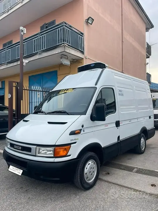 Iveco Daily 2003 photo 2