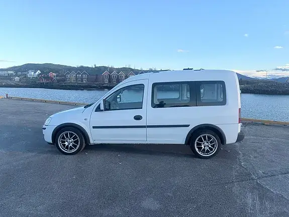 Opel Combo 2010 photo 5