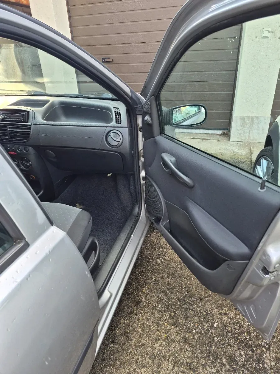 Fiat Punto 2007 photo 2