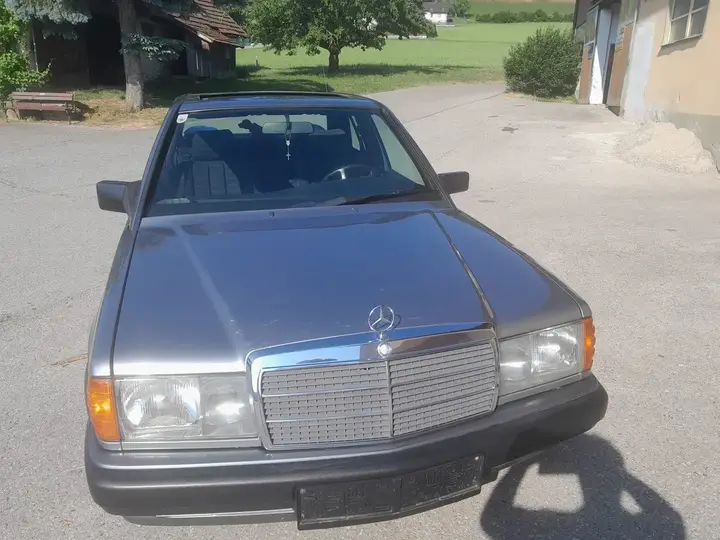 Mercedes-Benz 190