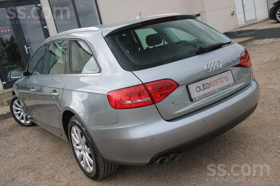 Audi A4 2011 photo 4