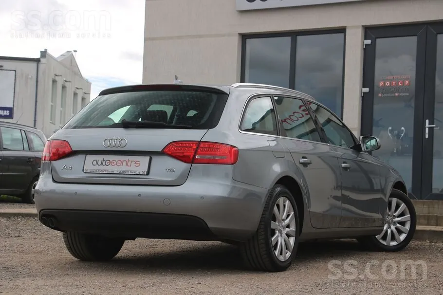 Audi A4 2011 photo 5