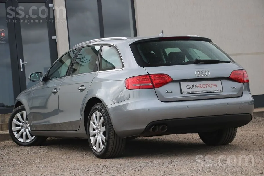 Audi A4 2011 photo 3