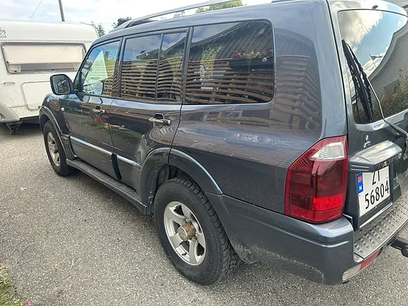 Mitsubishi Pajero 2005 photo 2