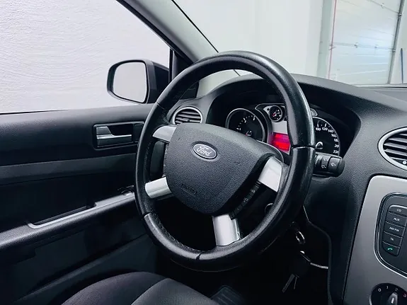 Ford Focus 2011 photo 3