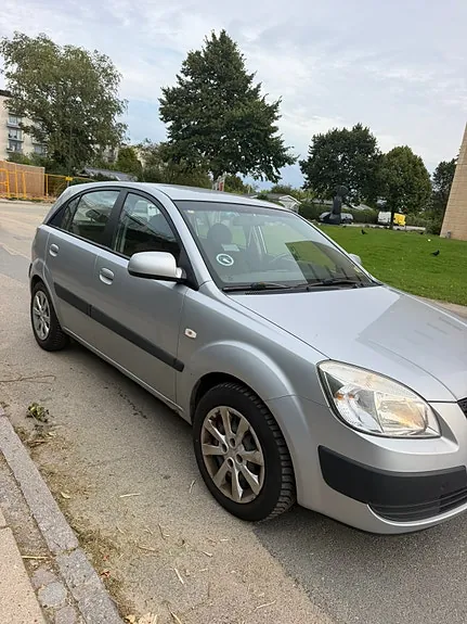 Kia Rio 2006 photo 2