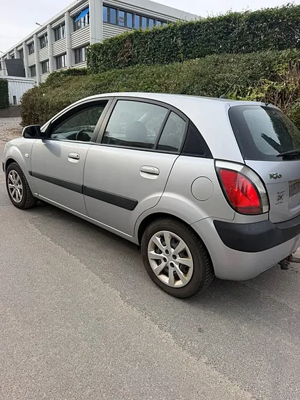 Kia Rio 2006 photo 4