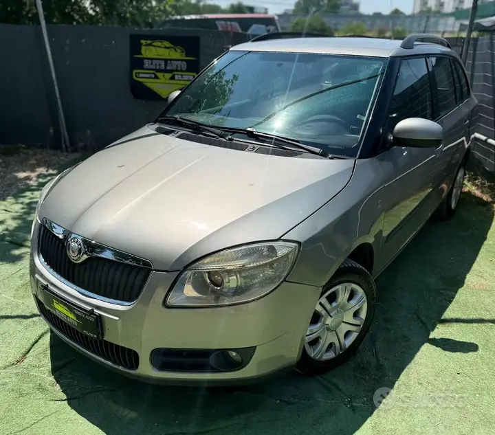 Skoda Fabia 2009 photo 3