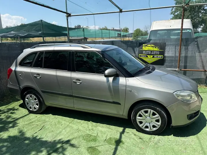 Skoda Fabia 2009 photo 5