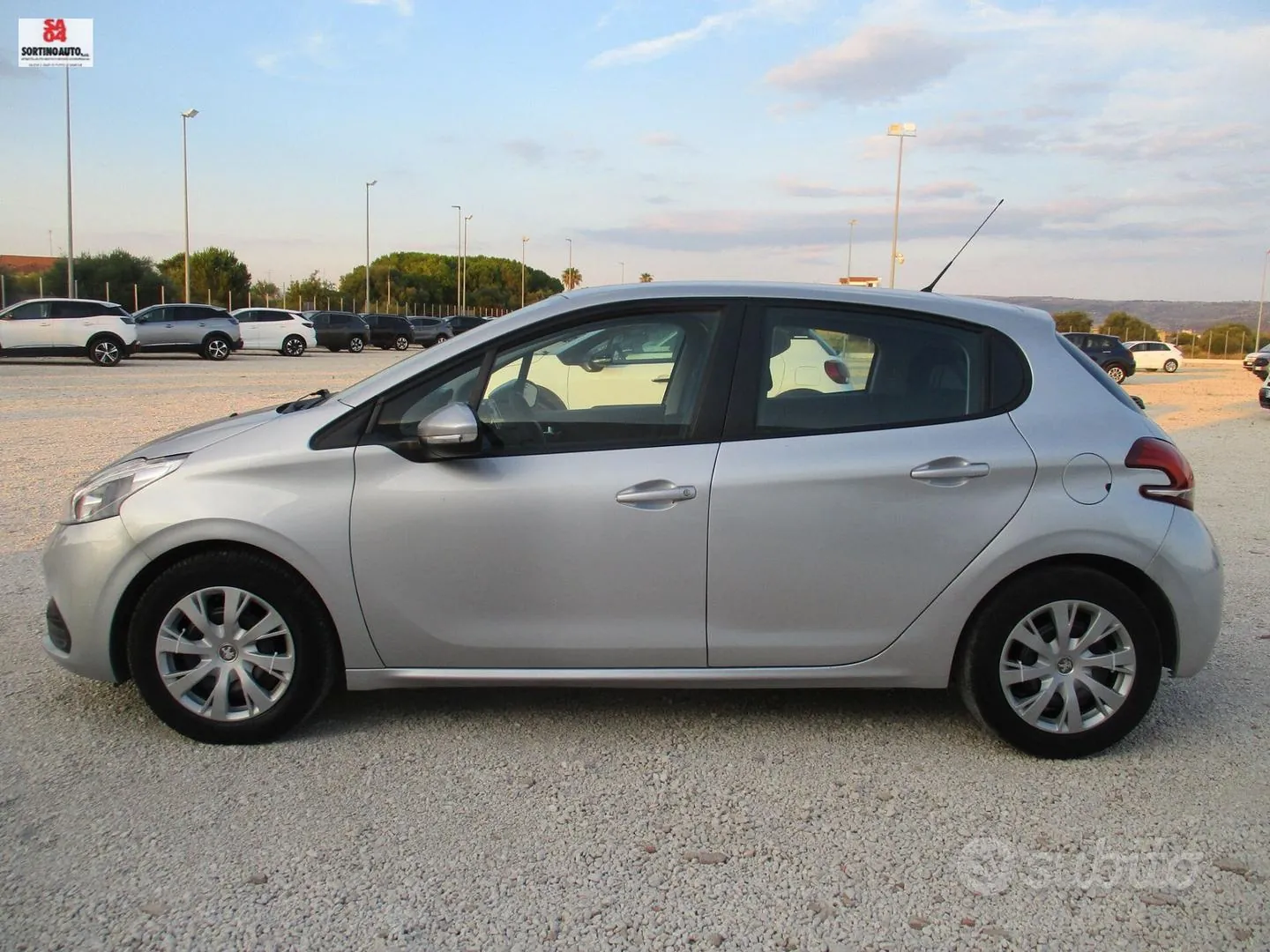Peugeot 208 2017 photo 3
