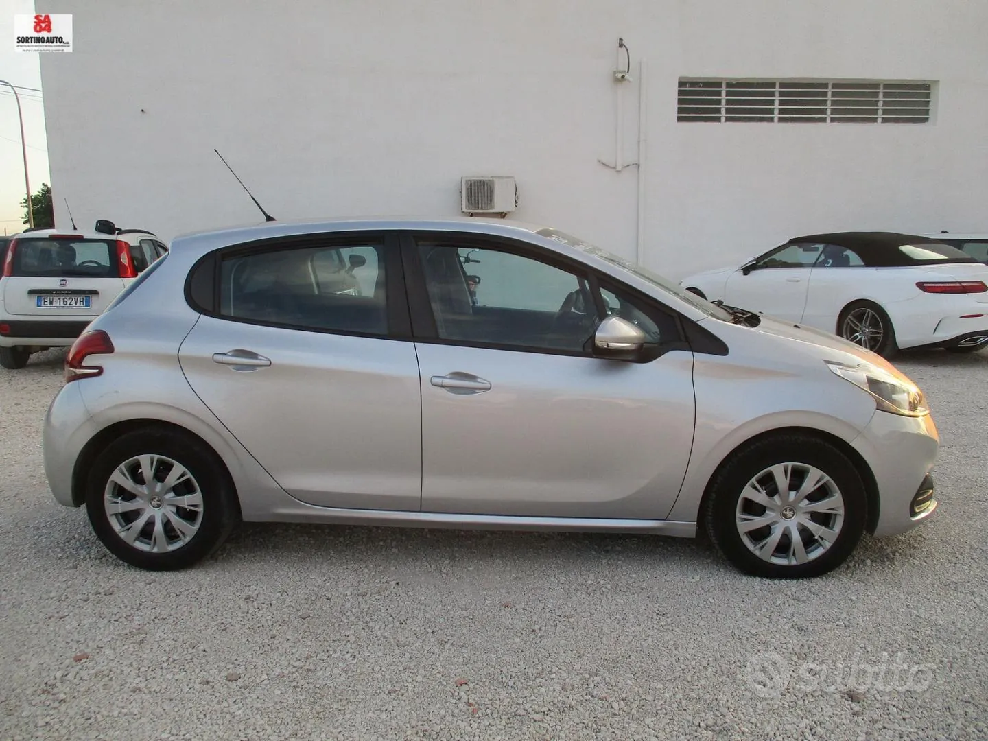 Peugeot 208 2017 photo 4