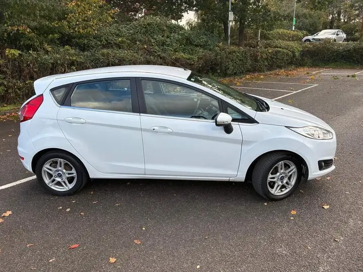 Ford Fiesta 2013 photo 3