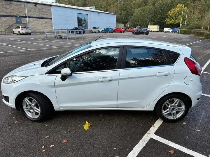 Ford Fiesta 2013 photo 4