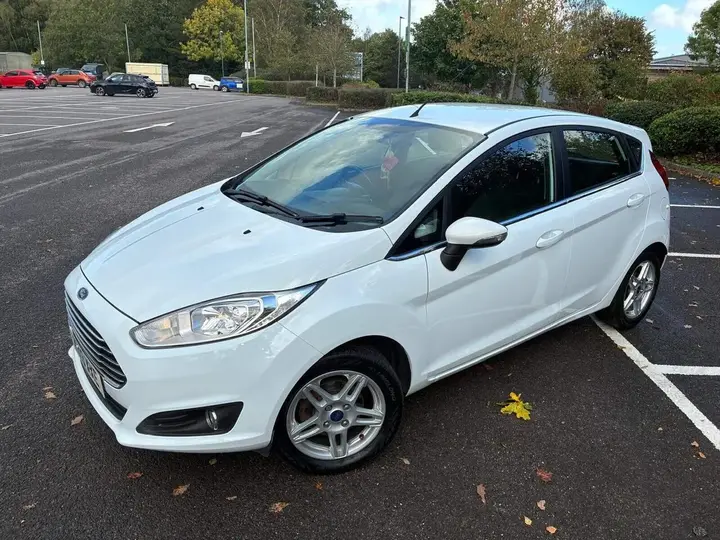 Ford Fiesta 2013 photo 2