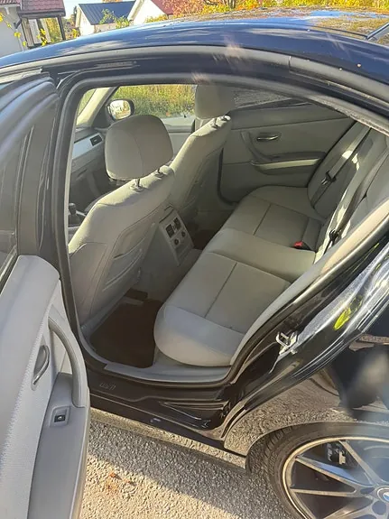 BMW 318D 2010 photo 4