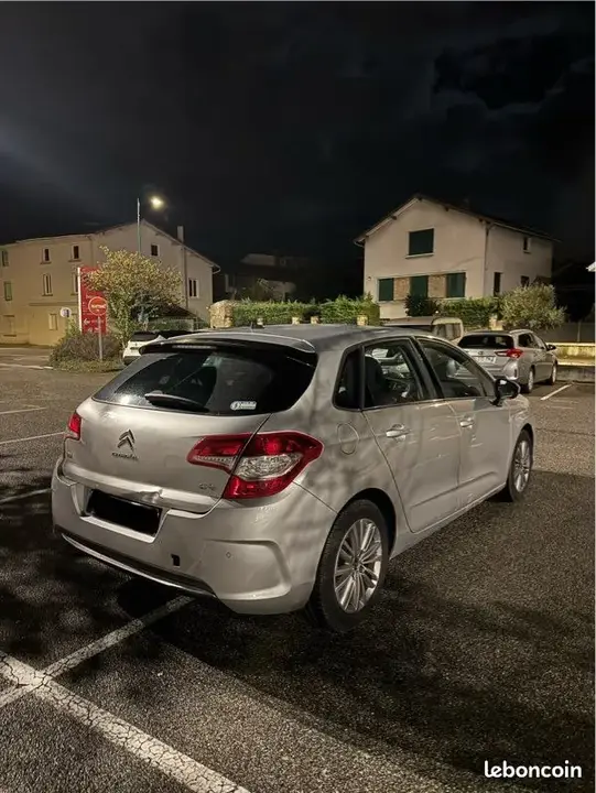 Citroen C4 2012 photo 3