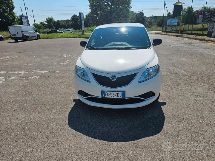 Lancia Ypsilon 2016 photo 5