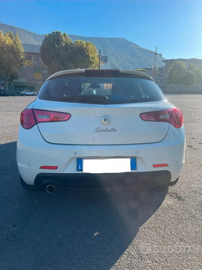 Alfa Romeo Giulietta 2012 photo 5
