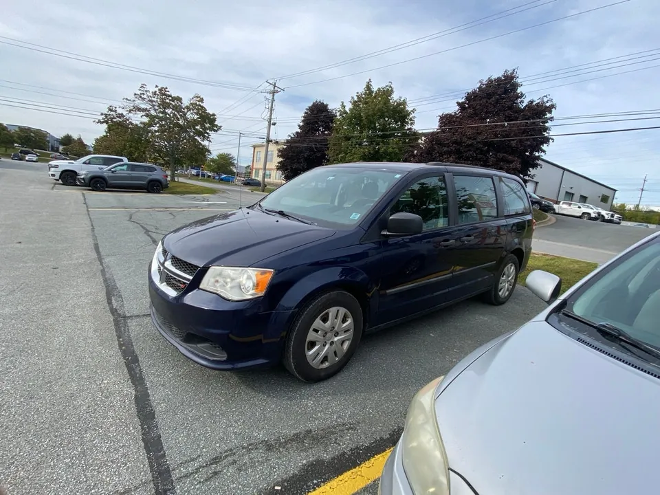 Dodge Caravan 2017 photo 2