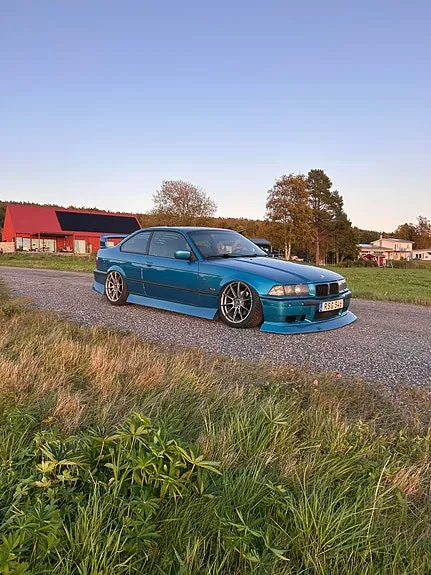 BMW 325I