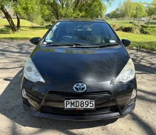 Toyota Aqua 2013 photo 4