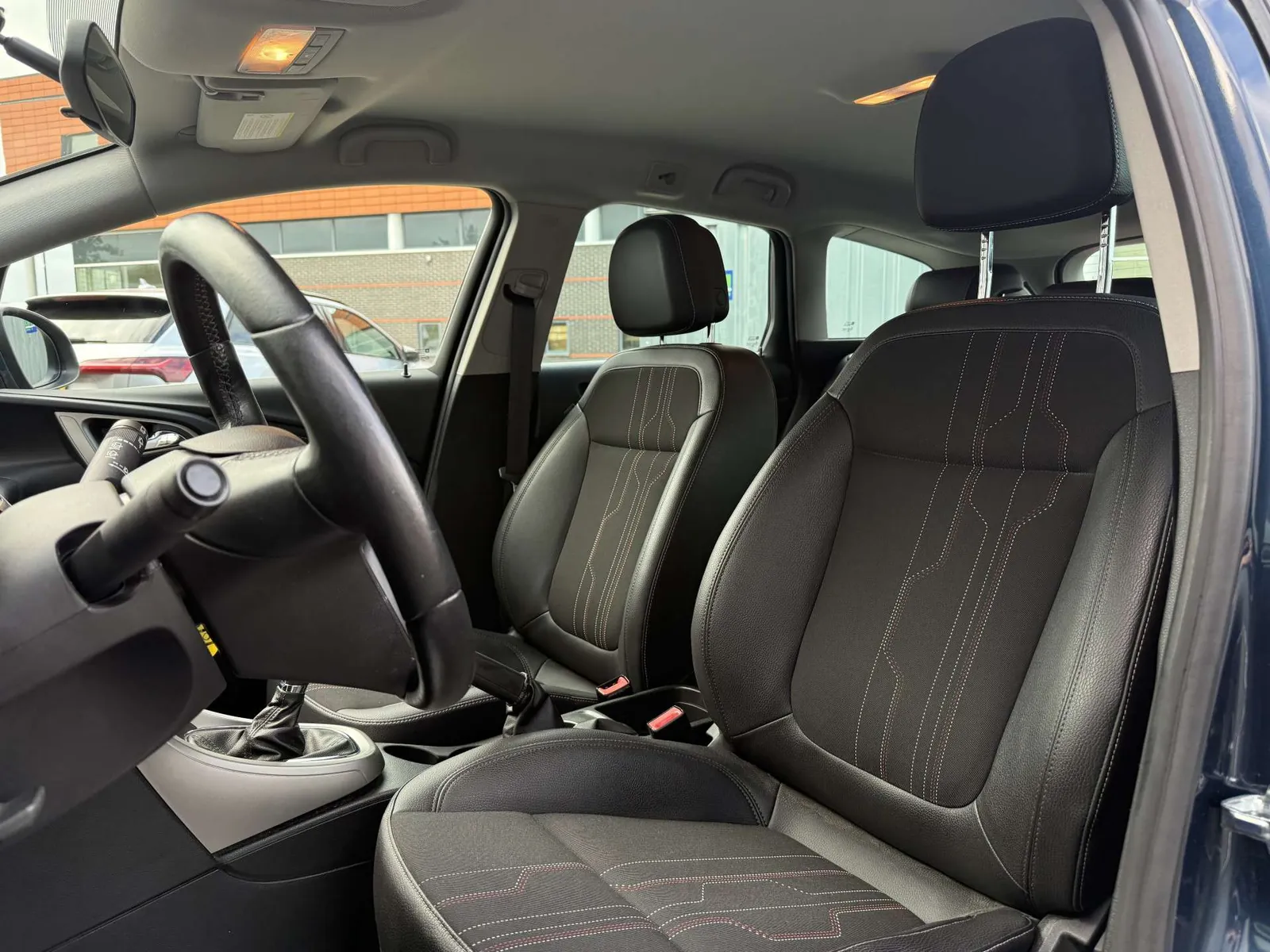 Opel Astra 2012 photo 4