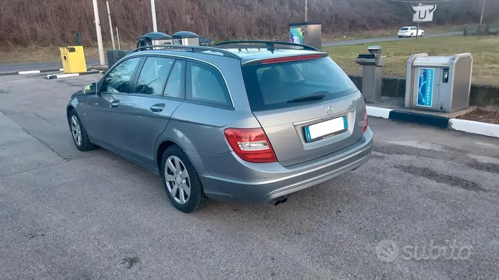 Mercedes-Benz C200 2011 photo 2
