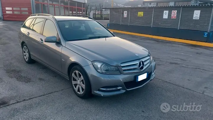 Mercedes-Benz C200 2011 photo 3