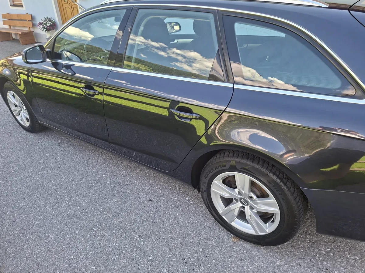 Audi A4 2015 photo 3