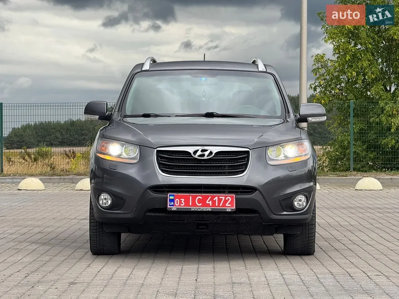Hyundai Santa Fe 2011 photo 2