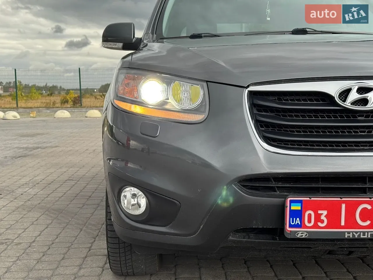 Hyundai Santa Fe 2011 photo 3