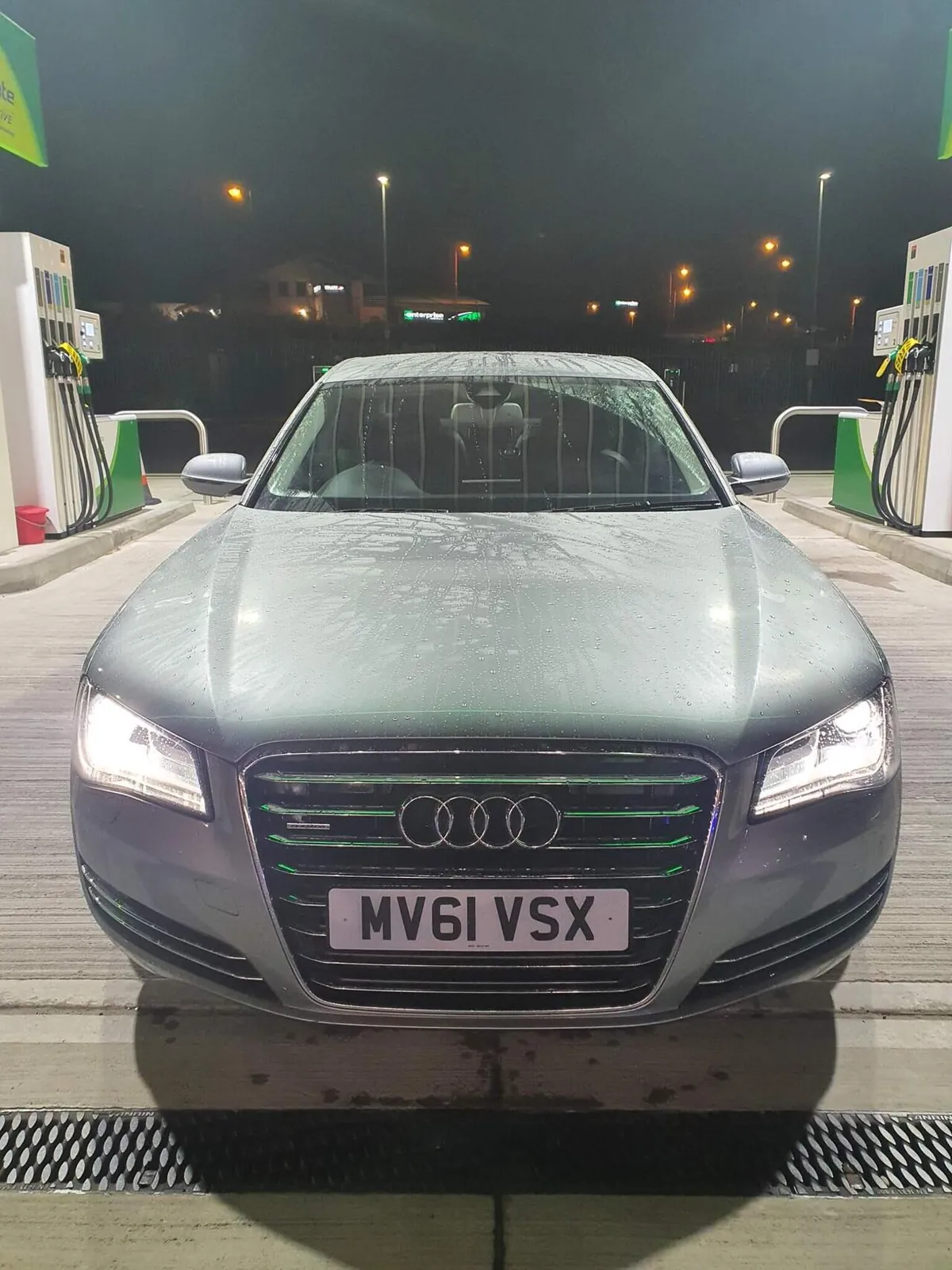 Audi A8 2011 photo 3