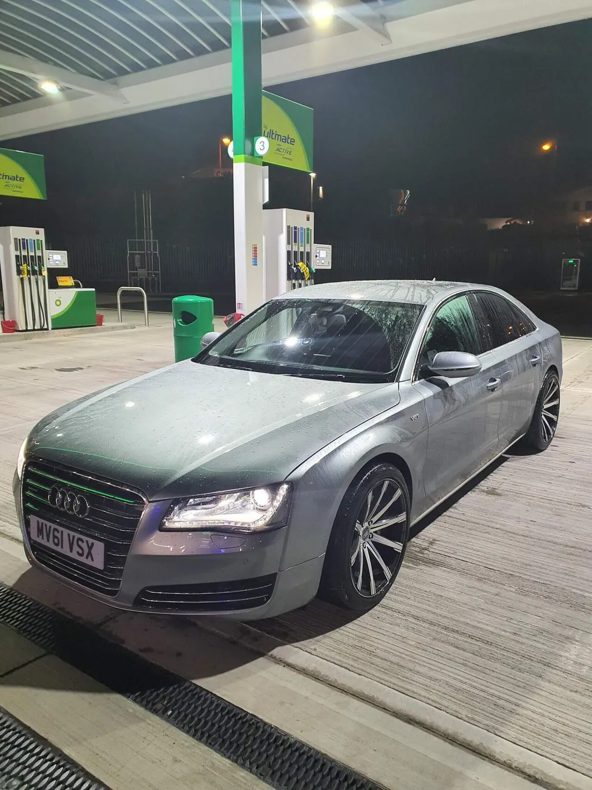 Audi A8 2011 photo 4
