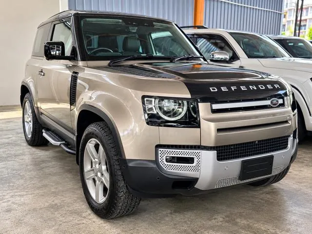 Land Rover Defender 90