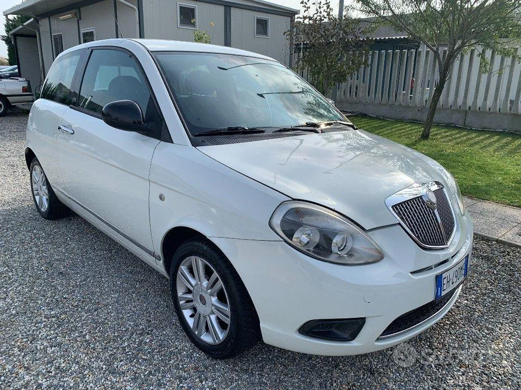 Lancia Ypsilon 2011 photo 3