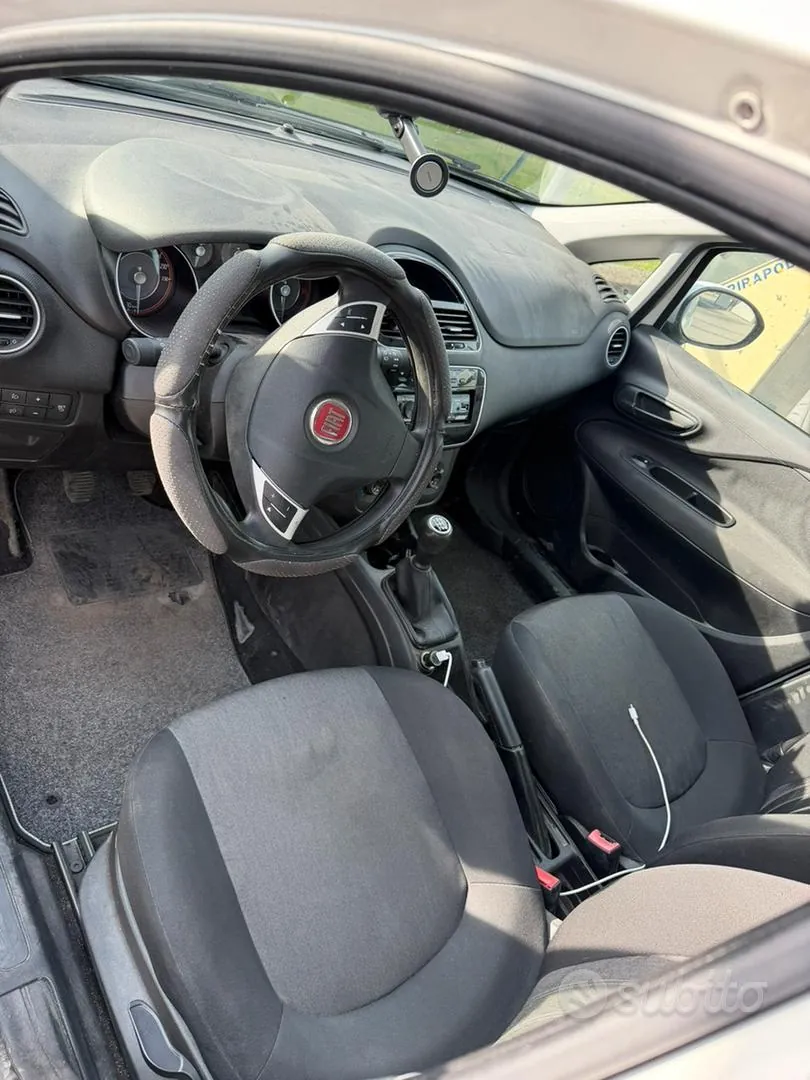 Fiat Punto 2015 photo 3