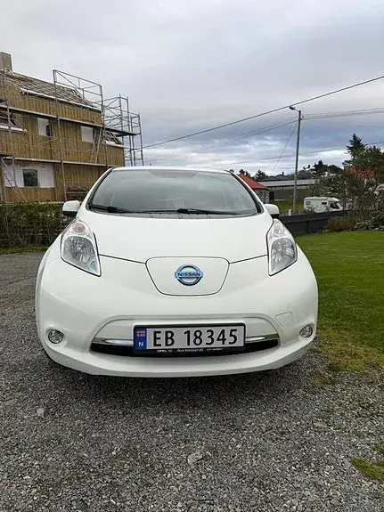 Nissan Leaf 2015 photo 2