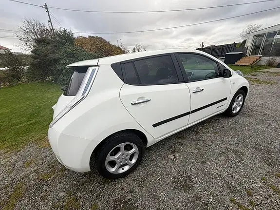 Nissan Leaf 2015 photo 3