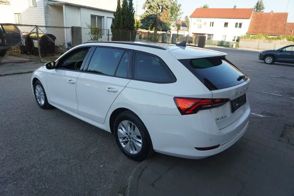 Skoda Octavia 2023 photo 3