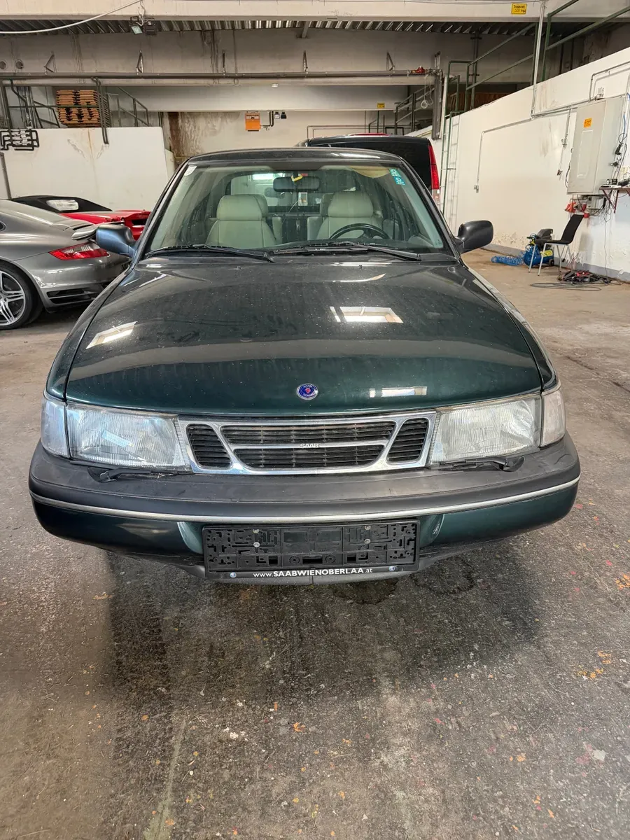 Saab 900