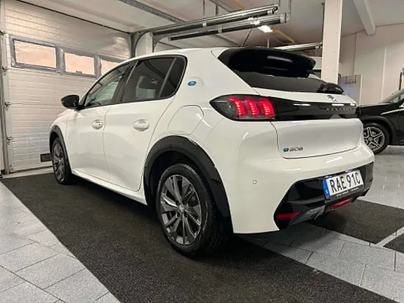 Peugeot E-208 2023 photo 5