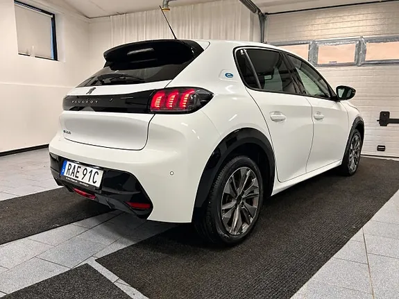 Peugeot E-208 2023 photo 3