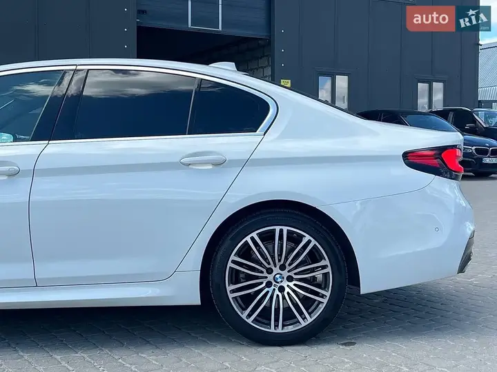 BMW 5 Series 2020 photo 5