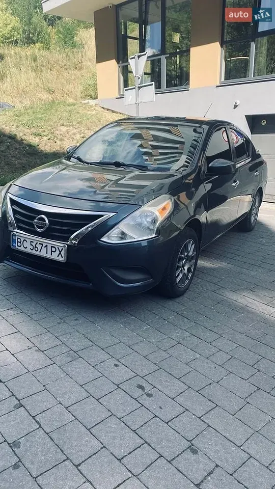 Nissan Versa