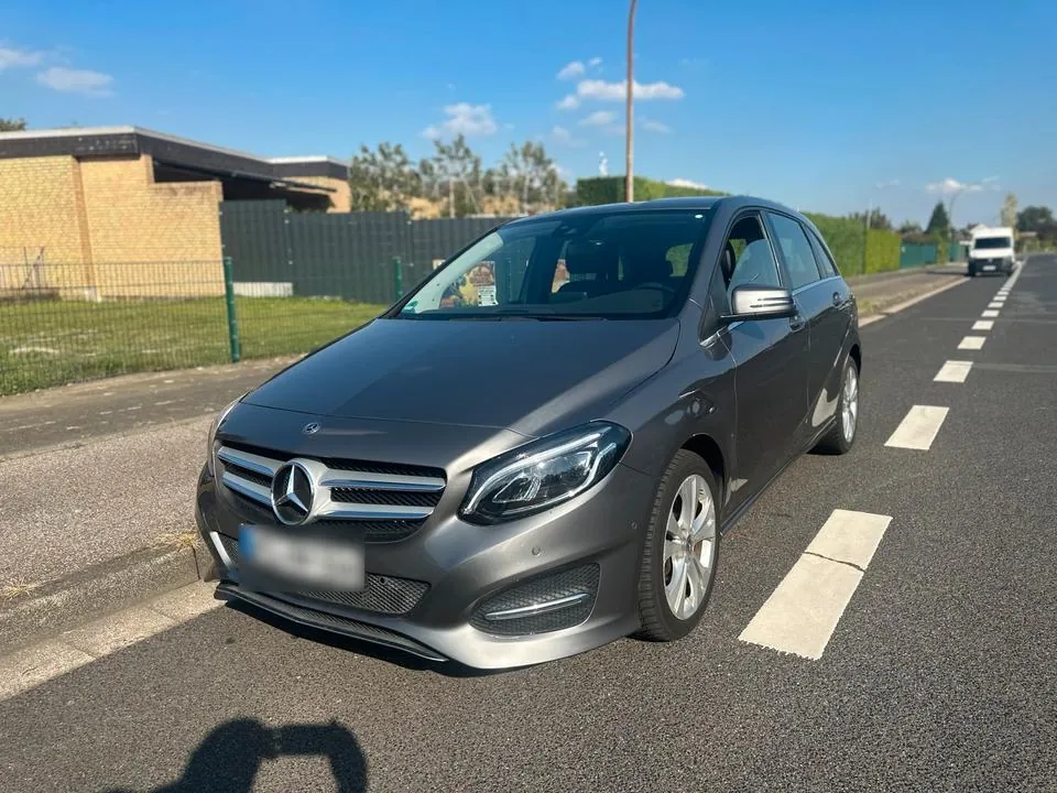 Mercedes-Benz B 200
