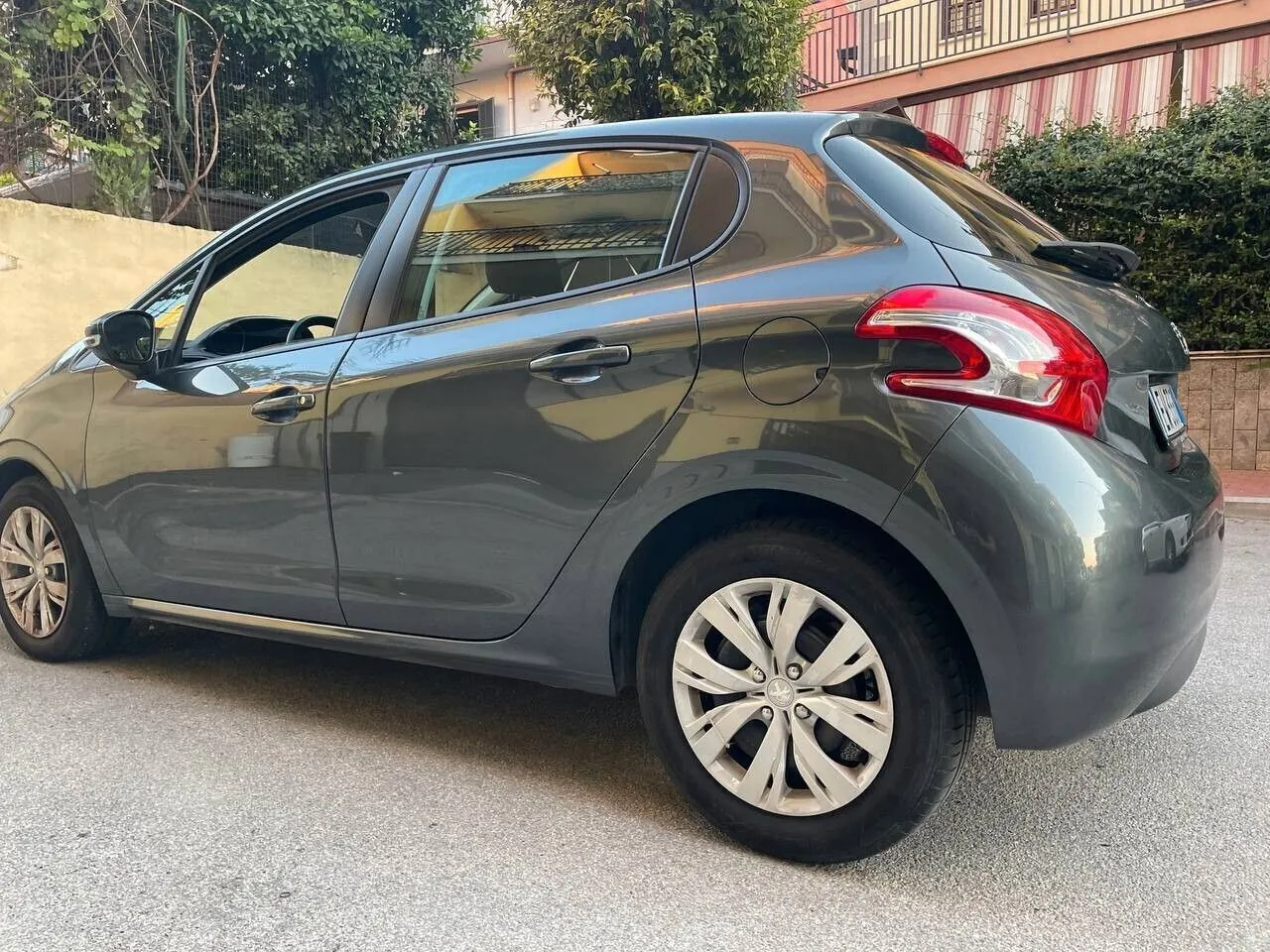 Peugeot 208 2014 photo 4