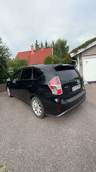 Toyota Prius 2015 photo 2