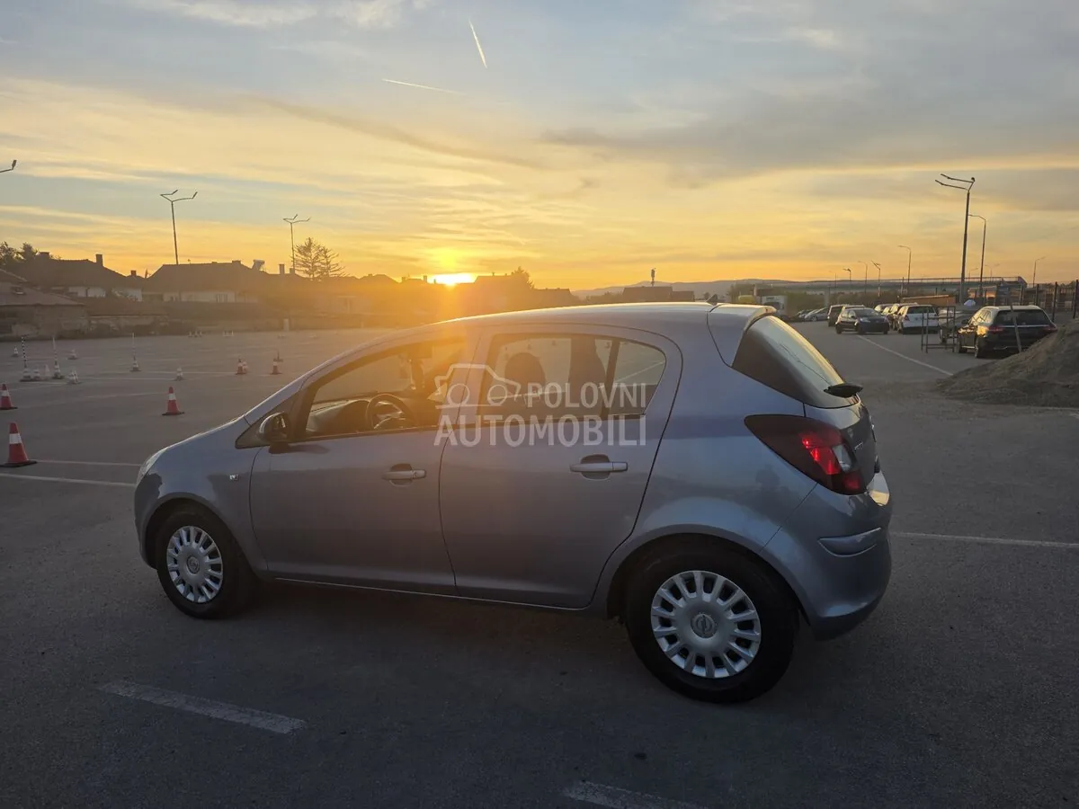 Opel Corsa D 2009 photo 4
